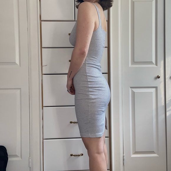 Pin stripe bodycon dress - Picture 4 of 6
